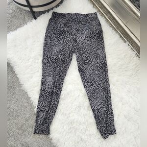 Sheila Rose Joggers size XL. New without tags.